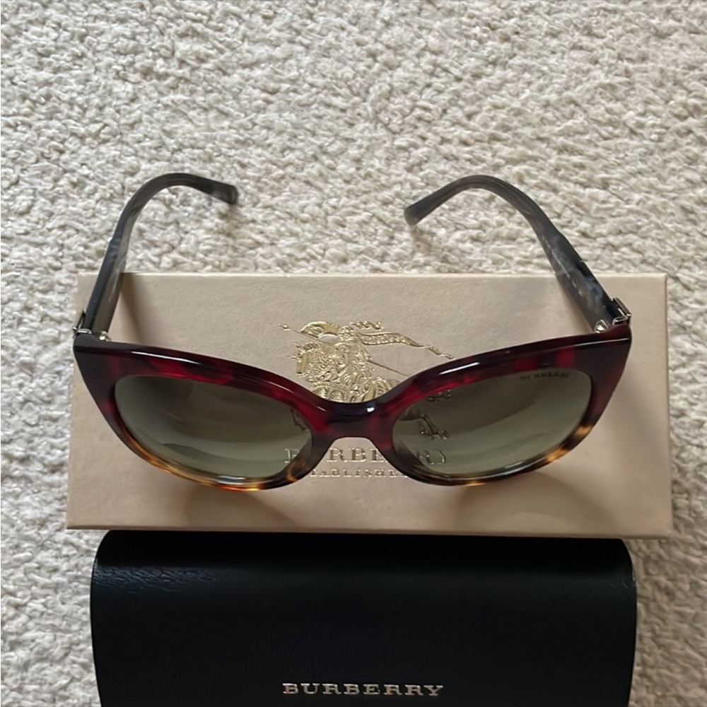 Burberry Sunglasses - Picture 2 of 9